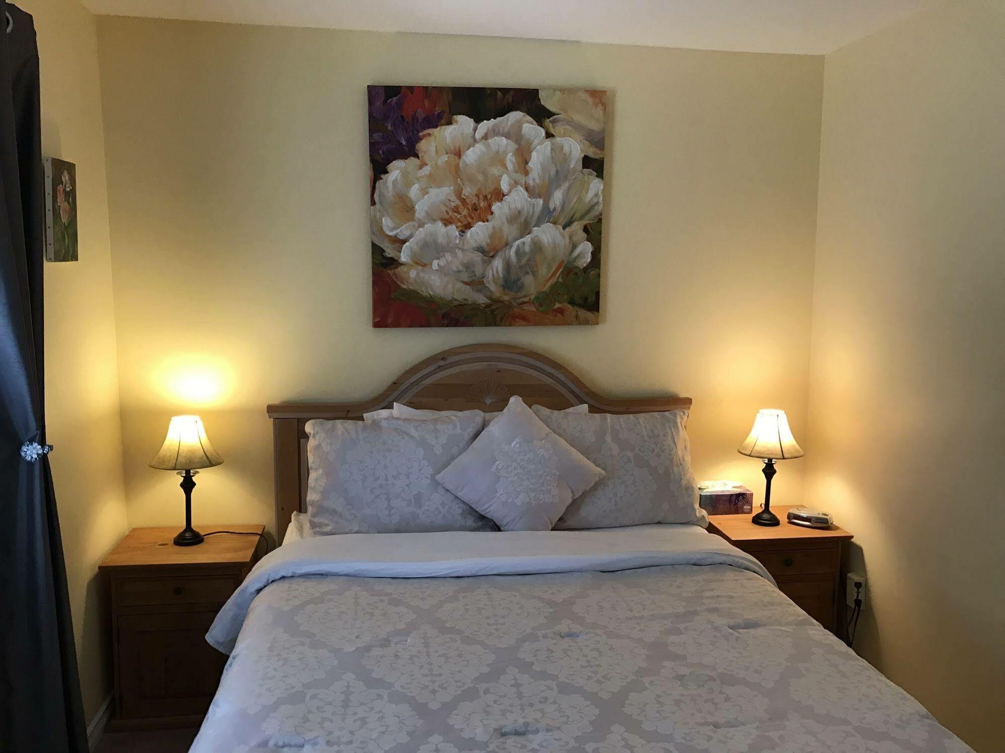 Acker Vacation Rentals Κελόουνα  Εξωτερικό φωτογραφία